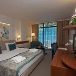 Kristal Hotel