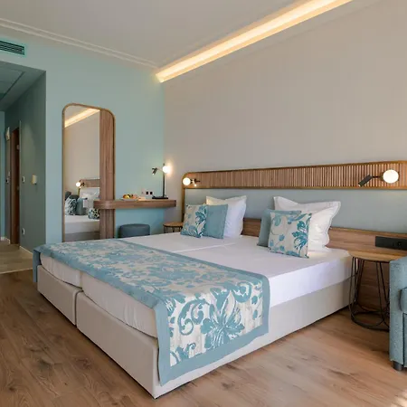 Kristal Hotel 4*