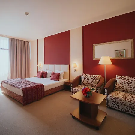 Kristal - - Fully Renovated 2025 Golden Sands