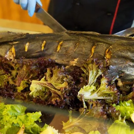 Kristal ホテル 4*