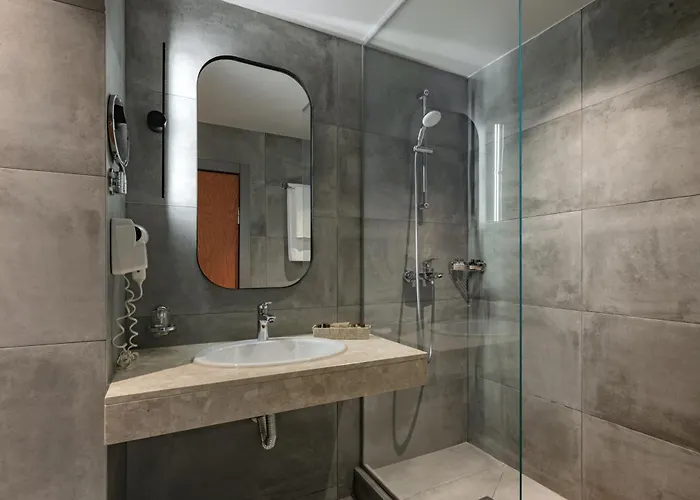 Hotel Kristal - - Fully Renovated 2025