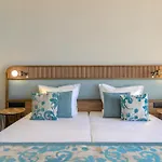 Kristal Hotel 4*